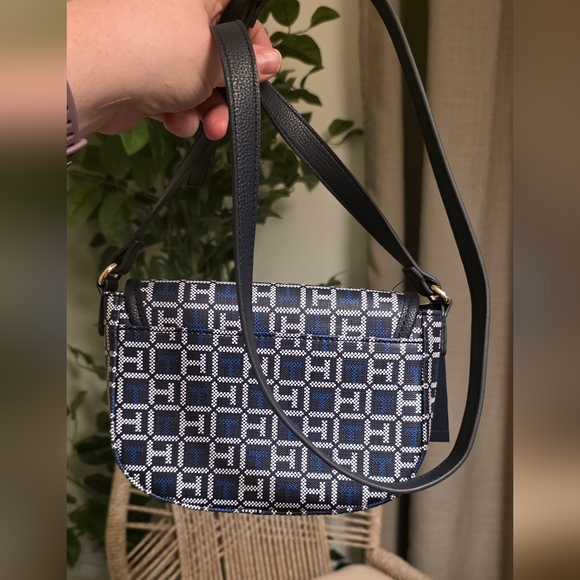 Tommy Hilfiger Navy and White Women's Crossbody Bag - Picture 4 of 6